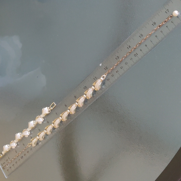 VTG pearlized lucite set #280 - Picture 3 of 12